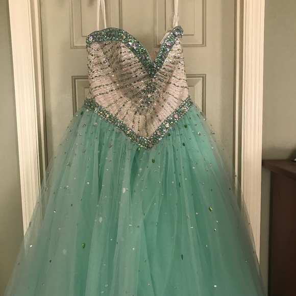 Prom Dress - Picture 2 of 4